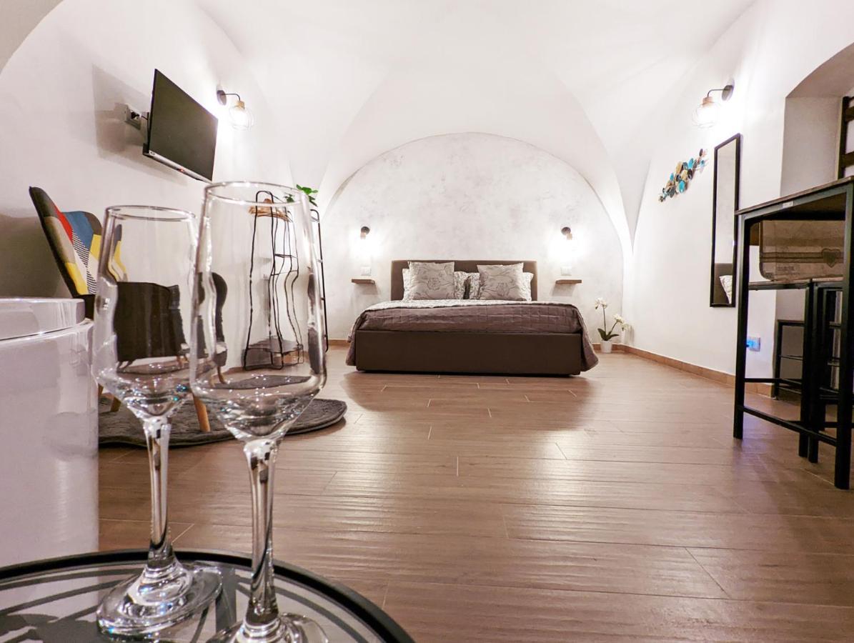 Dama Suite Love & Private Jacuzzi Bari Exterior foto